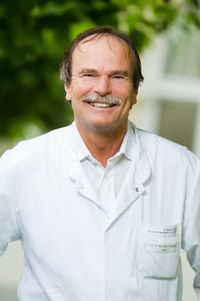Prof. Dr. med. Arved Weimann, MA
